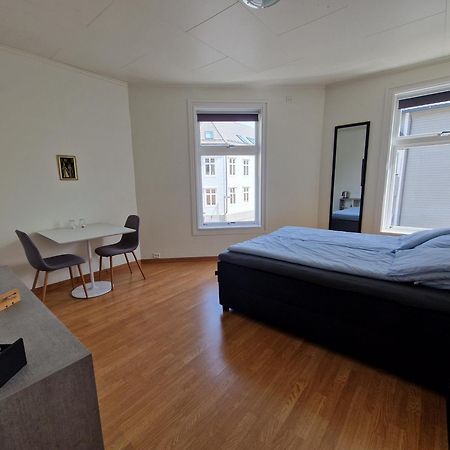 Cozy Retreat In The Heart Of Alesund Lägenhet Exteriör bild